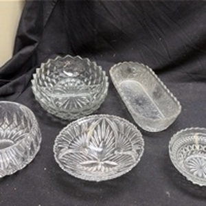 lot 212 image: 5-Piece Cut Glass Serving Dish Set with Decorative Relief Patterns
