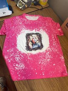 lot 446 image: Dolly Parton T-shirt size extra large