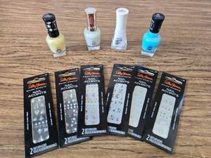 lot 475 image: 4 Pack Nail Polish with 6 Nail Accents