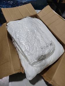 lot 5642 image: 2 Pillows 18x24