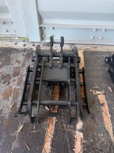 lot 7073 image: Unused SDLANCH Mini Excavator Grapple Attachment