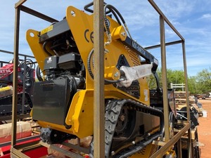 lot 7157 image: Unused AGT Compact Track Loader 15HP w EPA Gas Engine (MX-MRT14)