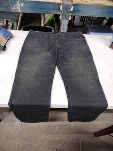 lot 62310 image: Rocawear Classic Fit Black Jeans W38