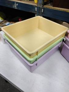 lot 62372 image: Set of 9 Pastel Toy Totes