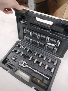 lot 62379 image: STANLEY 40-Piece Mechanics Tool Set  Chrome  STMT71648
