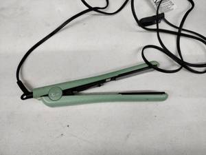 lot 62382 image: Olla Bella mint green hair straightener