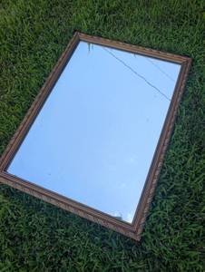 lot 2500 image: Decorative Mirror with Ornamental Frame&nbsp