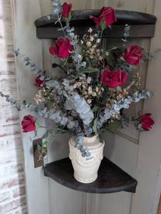 lot 2507 image: Decorative White Vase with Floral Arrangement - 10 inches