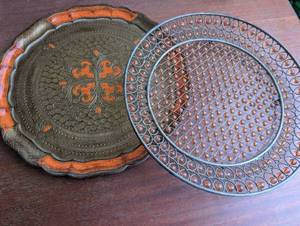 lot 2513 image: Made in Italy Decorative Tray with Engraved Floral Design  Wire Bead Charger Plate Set