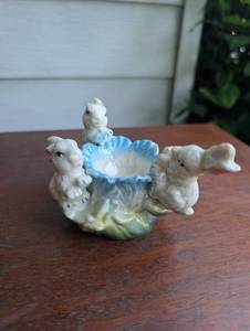 lot 3012 image: Lusterware Easter Bunny Trinket Bowl&nbsp