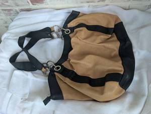 lot 4009 image: Two-Tone Shoulder Bag Black Tan Leather Hobo Style
