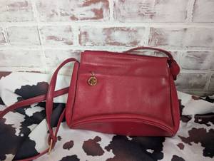 lot 4017 image: Giani Bernini Red Shoulder Bag with Strap