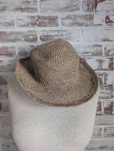 lot 4501 image: Straw Hat 100% Straw One Size (hat only)