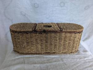 lot 5011 image: Woven Seagrass Oval Storage Basket with Hinged Sectional Lid