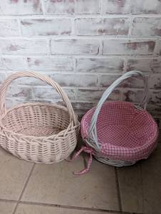 lot 5014 image: Wicker Handle Baskets with Pink Gingham Liner - 2 ct