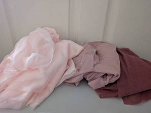 lot 5015 image: Pink Ombre Chiffon and Tulle Fabric Set (two packs)