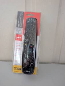lot 6006 image: RCA 5-Device Cable Replacement Universal Remote Control