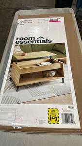 lot 2020 image: Room Essentials Lift-Top Coffee Table 35.1 x 21.1 x 23.8 inches