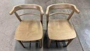 lot 3046 image: Set of 2 Wooden Dining Chairs with Curved Arms