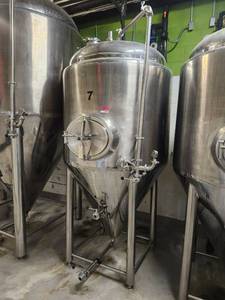 lot 16174 image: Conical Fermenter  BBL unitank with Tri-Clamp Fittings and Pressure Gauge