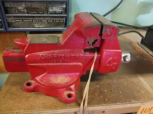 lot 1016 image: Craftsman Vise