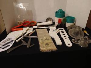 lot 1100 image: Kitchen gadgets