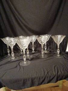 lot 1115 image: Etched Glassware, few chips