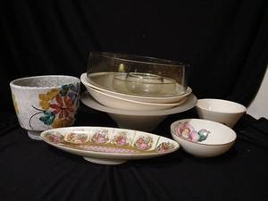 lot 1119 image: Hand Painted pot and other dinnerware