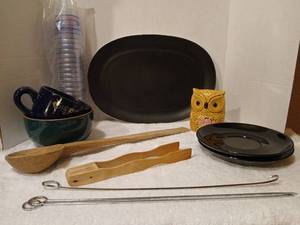 lot 1126 image: Plates, Utensils , bottle holder, and Accessories