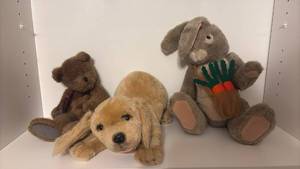 lot 1233 image: Plush Stuffed Animals