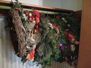 lot 1317 image: 7,Wreaths