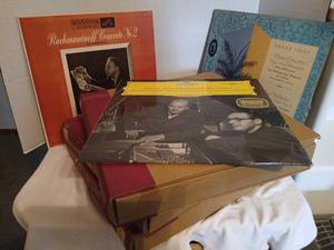lot 1319 image: Vinyl  records