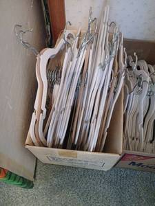 lot 1322 image: Velvet hangers