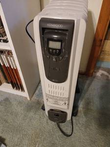 lot 1416 image: Kenwood Oil-Filled Radiator Heater with Digital Thermostat Control