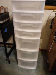 lot 1418 image: Plastic Storage Drawer Tower 8 Drawer Unit 39x13x15