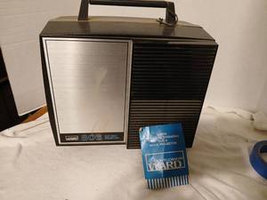 lot 1455 image: Montgomery Ward 806 Duo Eight Movie Projector  vhs player