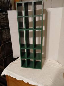 lot 1461 image: Green 18-Compartment Storage Shelving Unit 28x10x6inxhes
