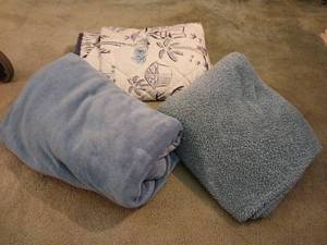 lot 1507 image: Blankets full