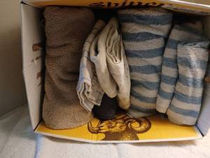lot 1512 image: Hand towels