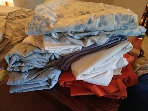 lot 1517 image: Fullqueen sheets