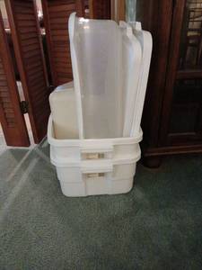 lot 1521 image: Plastic Storage Container with Lid