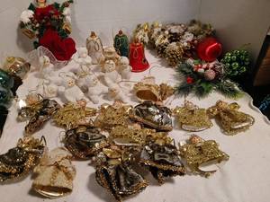 lot 1522 image: Christmas Ornaments