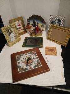 lot 1529 image: Picture Frames and Decorative Items