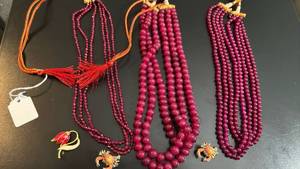 lot 1603 image: Womens jewelry