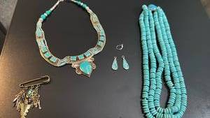 lot 1604 image: Turquoise Beaded Jewelry Lot Necklace Bracelet Earrings Pendant