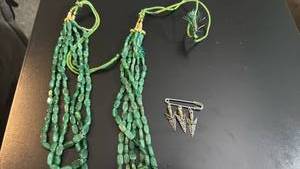 lot 1615 image: Womens jewelry