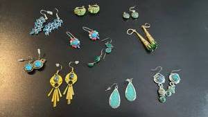 lot 1620 image: Earrings