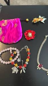 lot 1637 image: Womens jewelry
