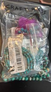 lot 1646 image: Craft beads