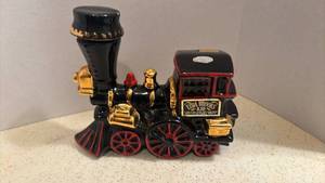 lot 1709 image: Ezra Brooks Steam Locomotive Train Decanter Black Red Gold